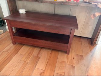 Wood Coffee Table lifts to Laptop/TV tray