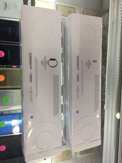Apple Watch Series 4 40MM GPS BRAND NEW