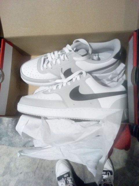 Nike Court Vision Size 11