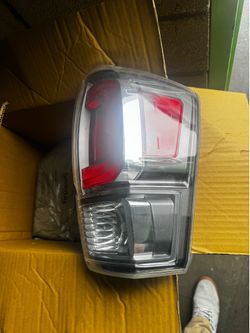 Tacoma 2020 OEM tail lights