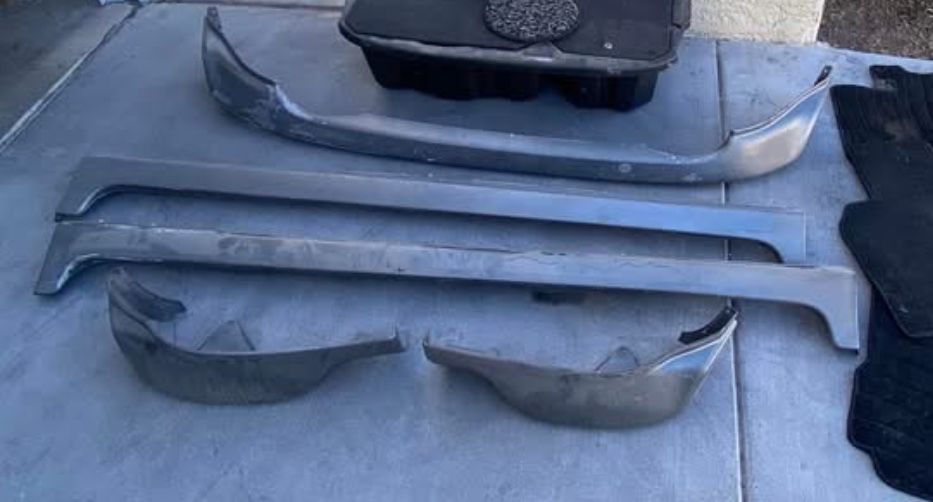 Nissan Cube OEM Body Kit