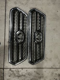 Toyota Tacoma Grill 