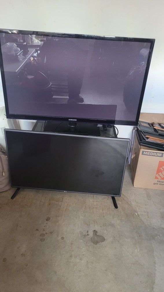 Samsung 45 Inch Flat Screen Tv And a 32 inch 