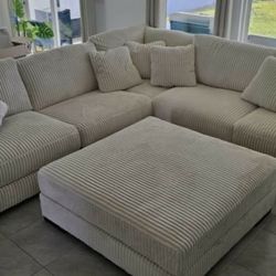 New ivory lindyn 5pc sectional