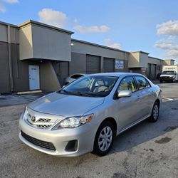 Toyota Corolla LE 2011