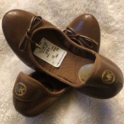Brand New. Michael Kors Size 8