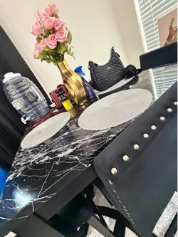 Dining table set