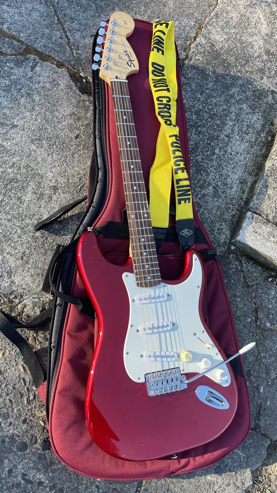 Squier Strat By Fender + Strap + Soft Case