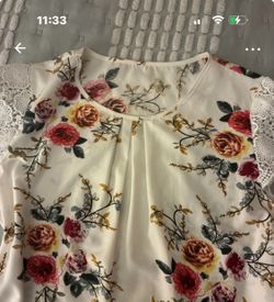 Pretty floral/white blouse