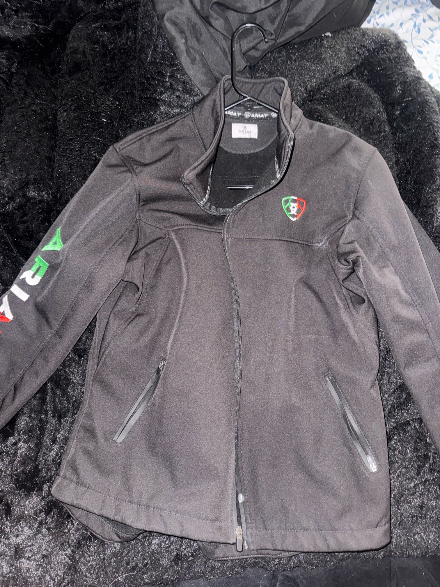 black brand new ariat zip up jacket define