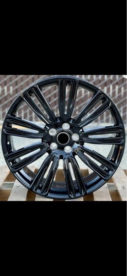 Range Rover 22” new blk dynamic Style  new rims tires set
