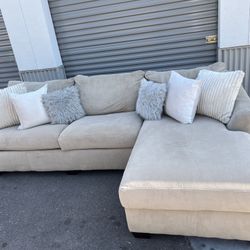 Sectional Couch 