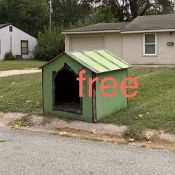 Free - Dog House