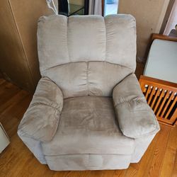 Recliner Great Condition No Delivery 