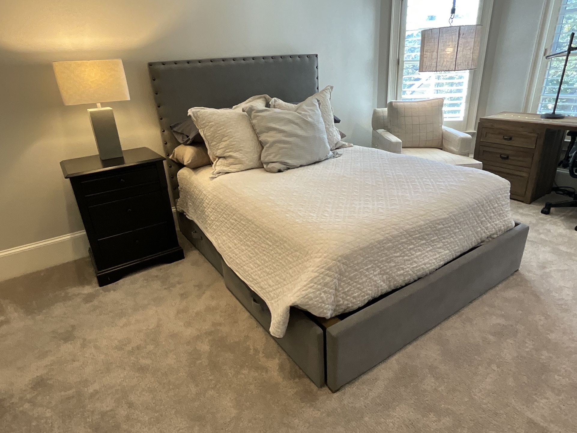 Restoration Hardware Queen W/Storage 