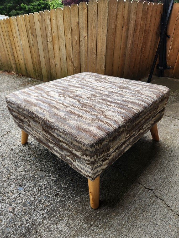 Emerald Home Unique Large Upholstered OTTOMAN-Excellent Condition!