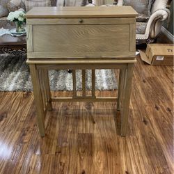 Table / Desk