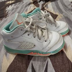 Used Girls Jordan's 8C