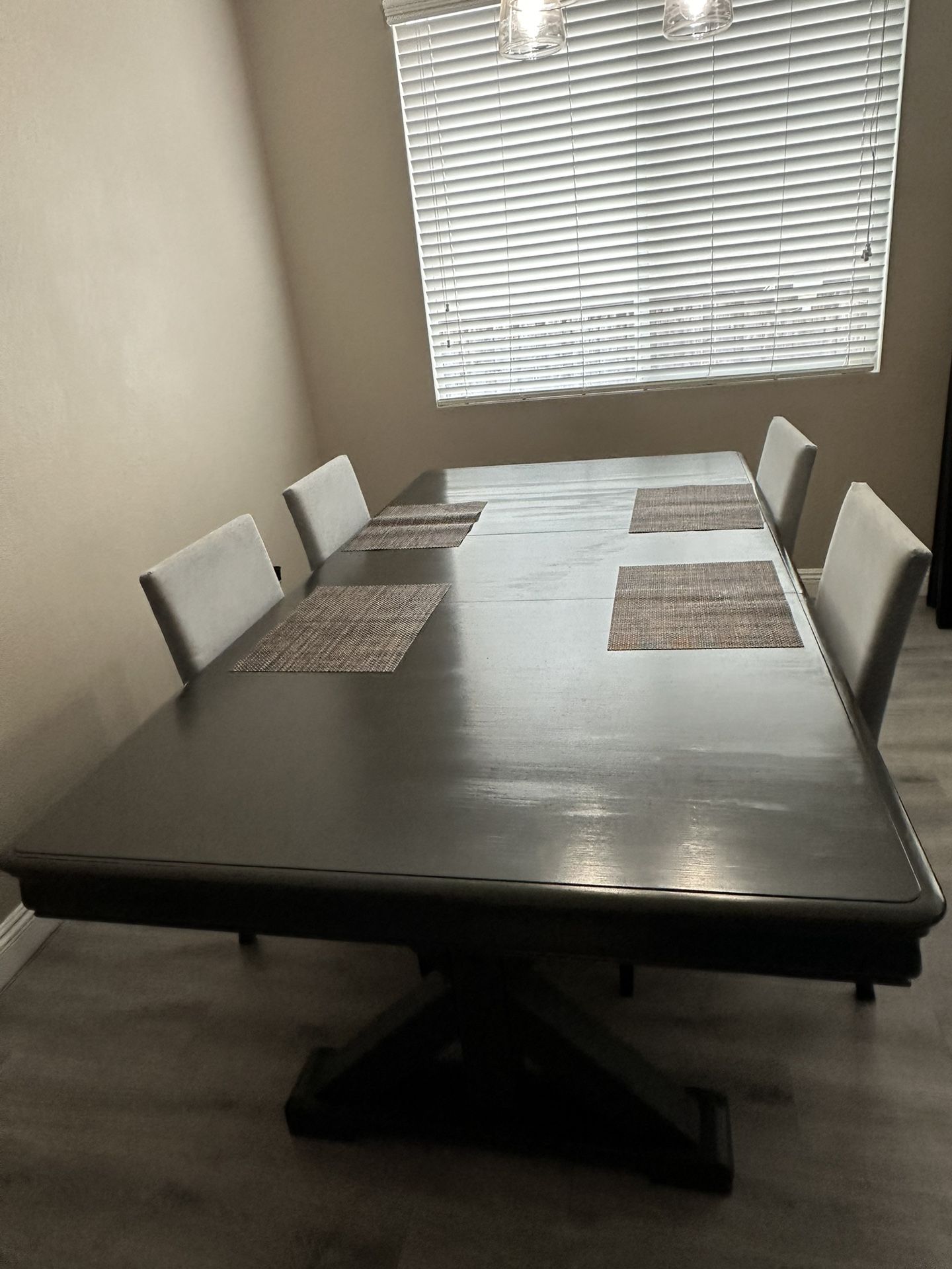 Diningroom Table