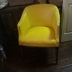 Antique leather club chair made in Italy