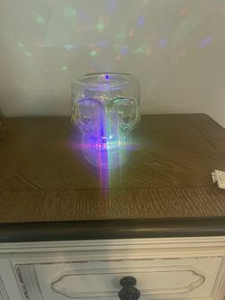 Bath & Body Works Light Up Skull 3-wick Pedestal
