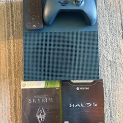 Special Edition Xbox One S With Halo 5 And Skyrim