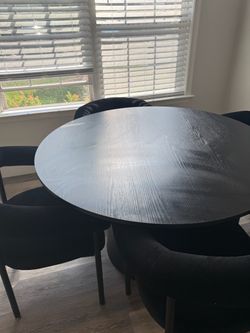 Black dinning room table