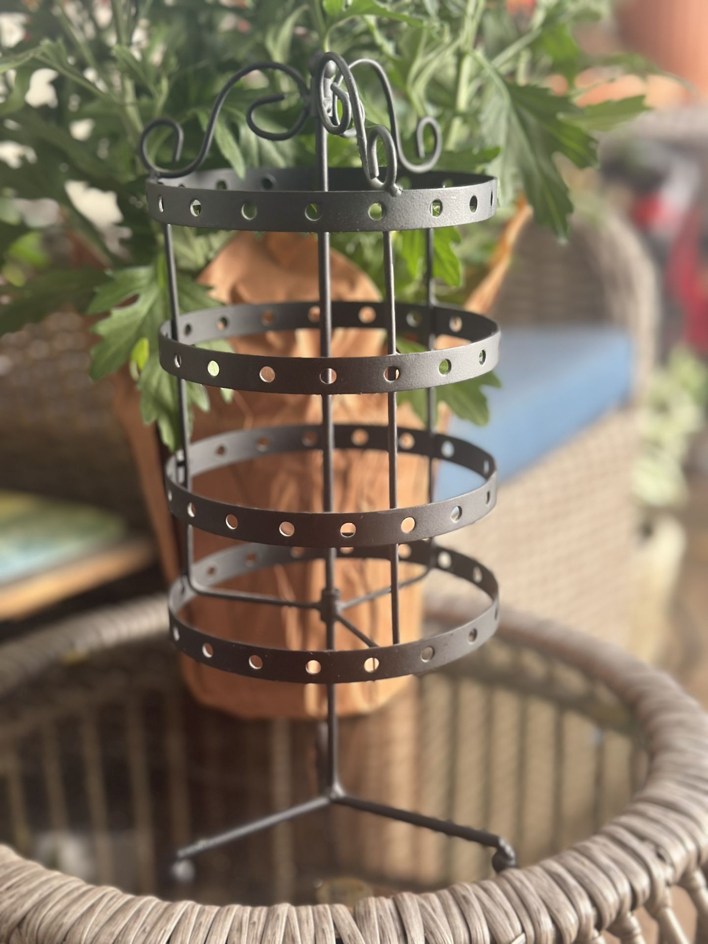 Metal Jewelry / Earring Holder Stand – Rotating Display Rack
