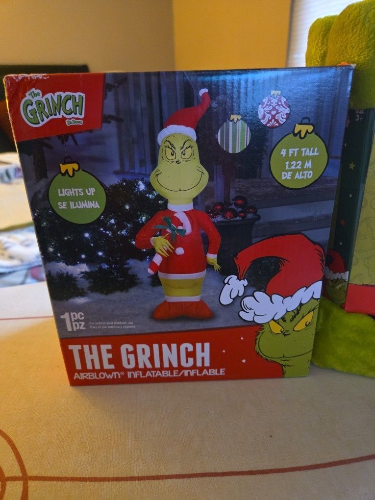 Airblown/ Inflatable Grinch AND Throw Blanket