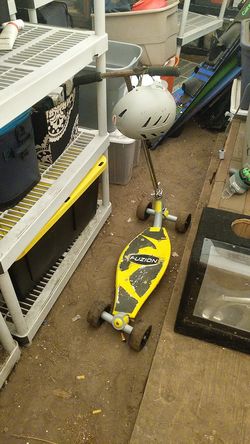 4 wheeled fusion scooter with helmet