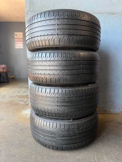 225/40/18. DUNLOP