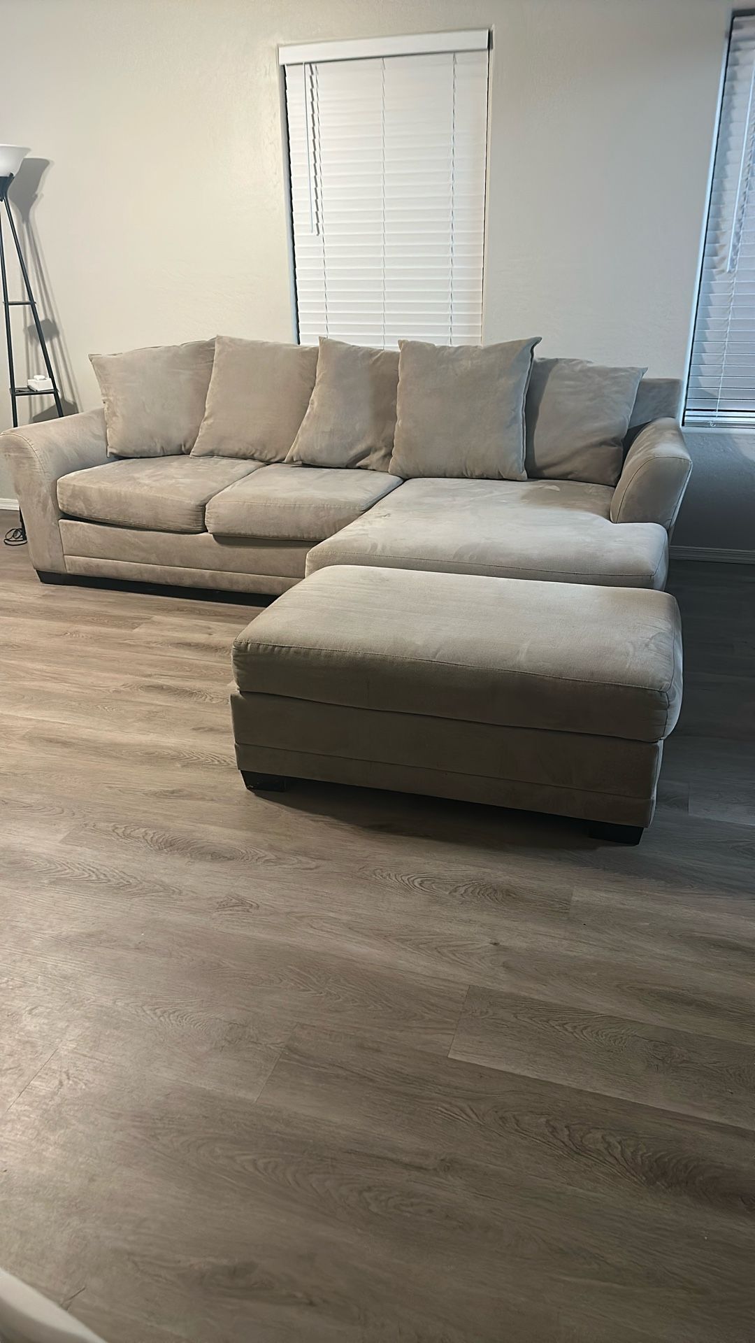 Couch set