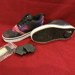 Kids Size 12  Heelys New