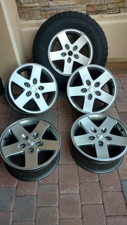 Jeep Wrangler factory wheels