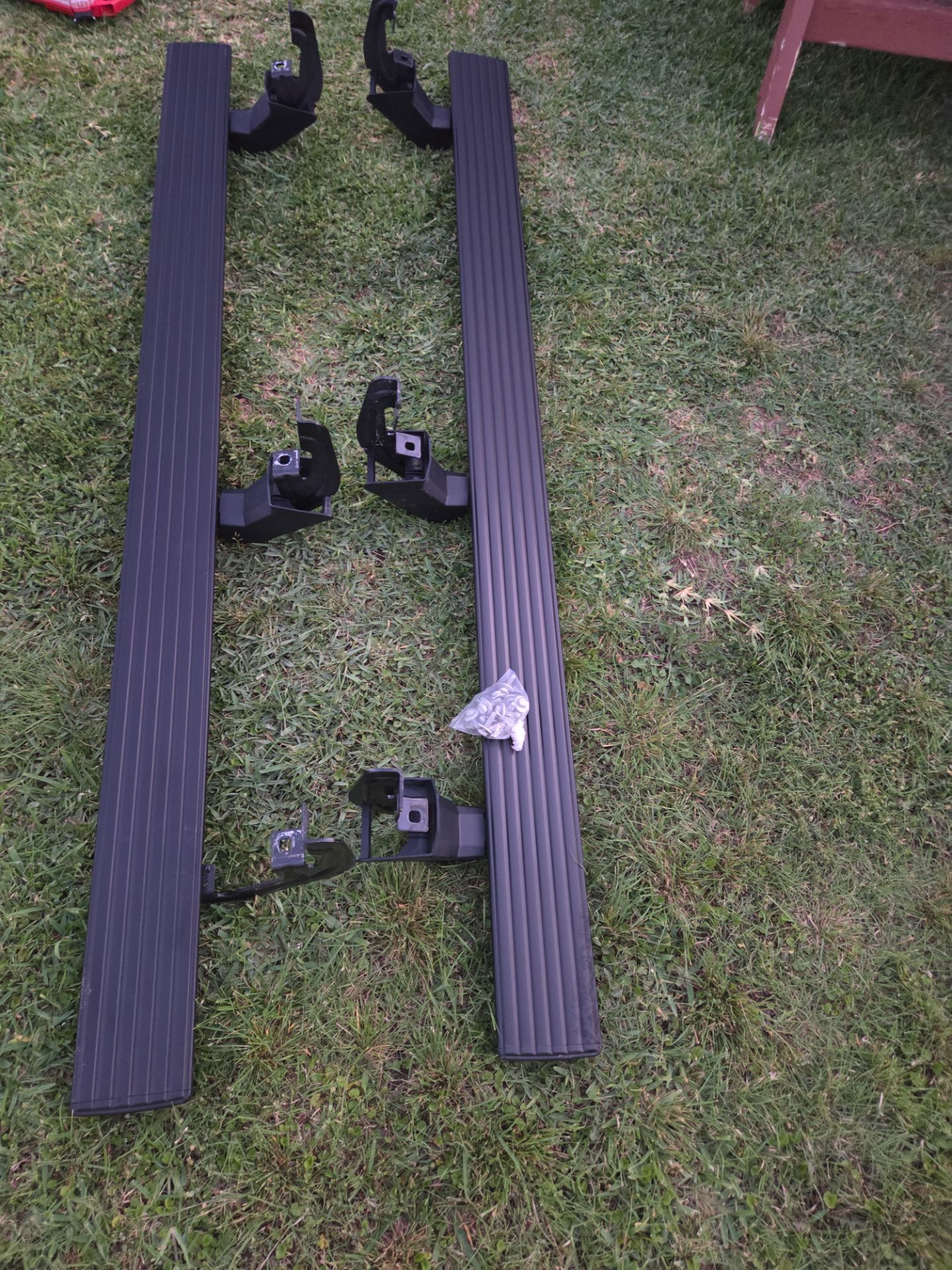 estribos para silverado & Sierra cabina y media del 2020-2026