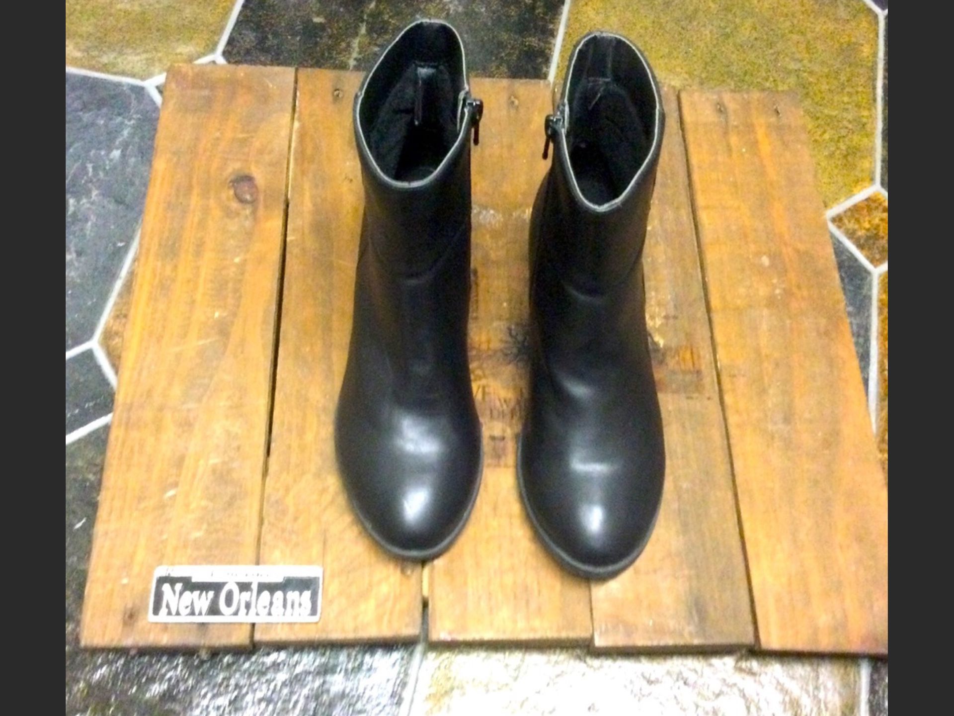 Old Navy Girls 1.5” Silver Glitter Heel Black Booties SZ 4