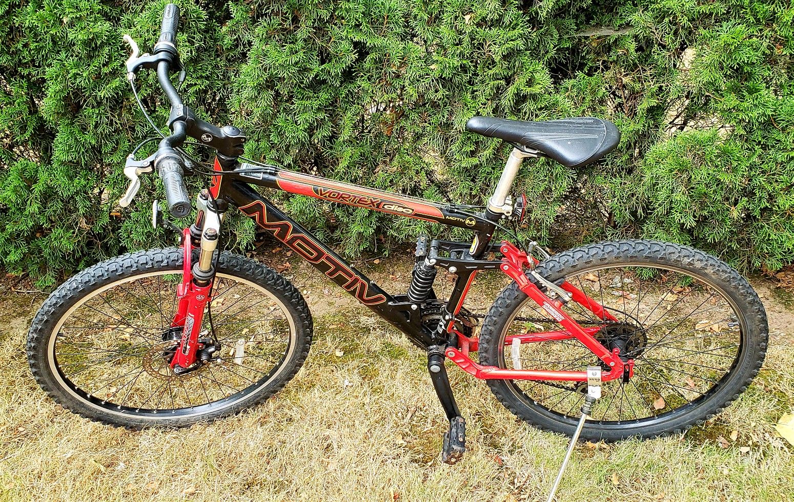 Motiv 7005 Aluminum Vortex disc 24 speed mountain bike