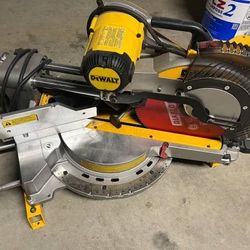 DeWalt DWS779 Miter Saw and Stand