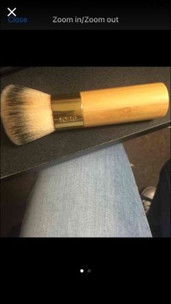 Makeup brush