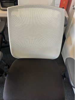 Task chair