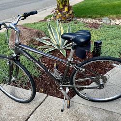 Giant Cypress Bicycle