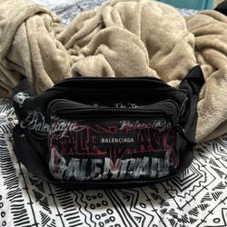 Balenciaga Men’s Waste Bag Authentic 2024