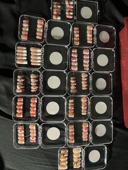 Press on nails