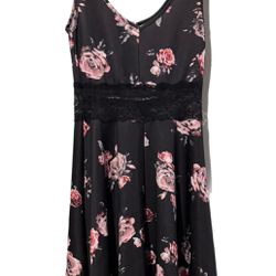 Rue 21 (C) Floral Sundress Sz XS Black Lace Roses Lightweight Pullover GUC