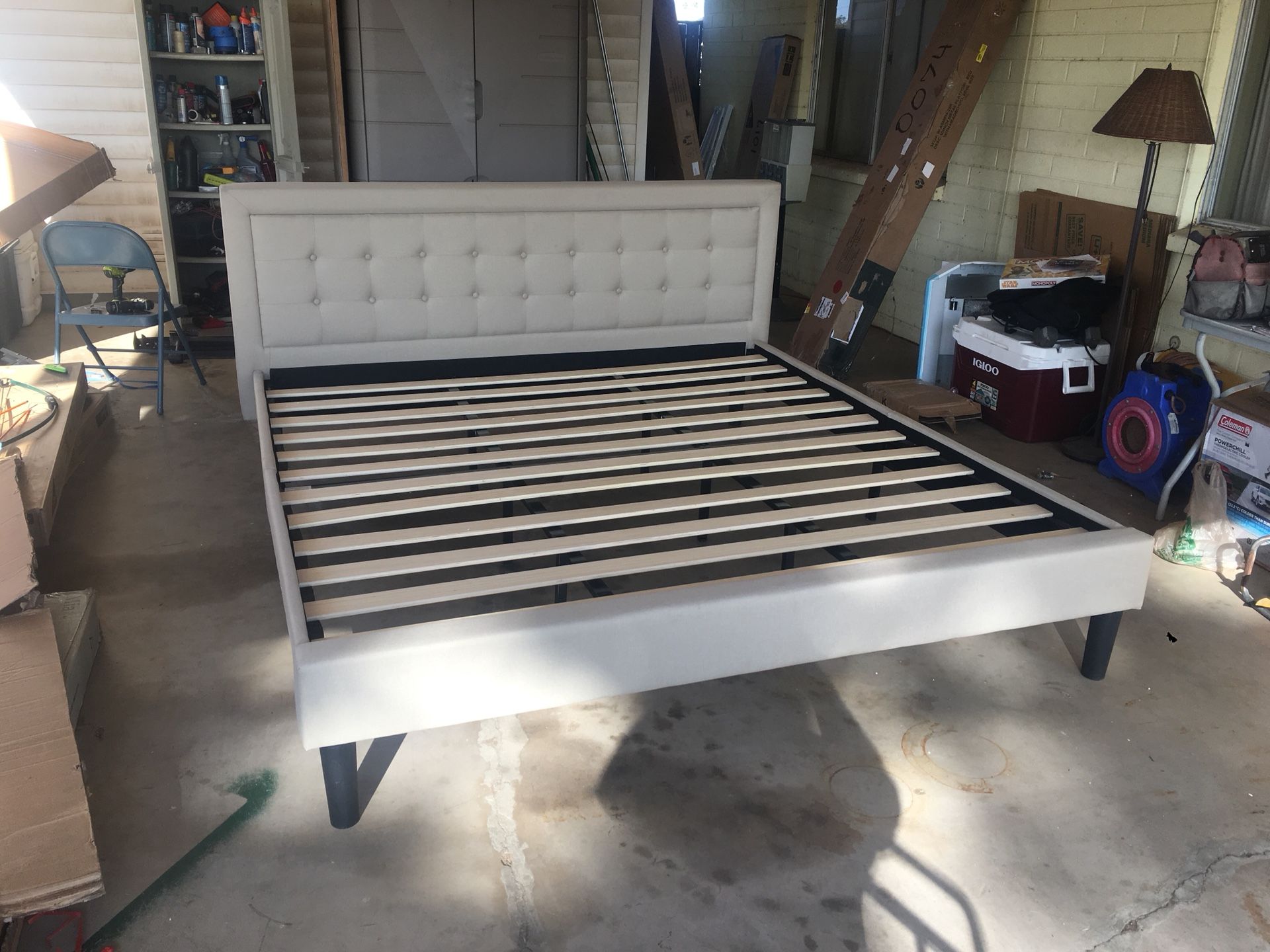 DeCoro Mornington King Upholstered Platform Bed Frame (0079)