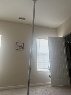 Stripper pole barely used