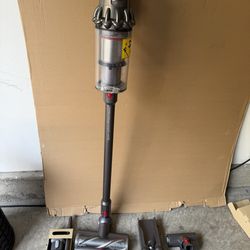 Dyson Cyclone V10 Total Clean+