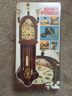 Vintage 1984 wall clock puzzle