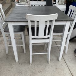 dinning table needs new painting 