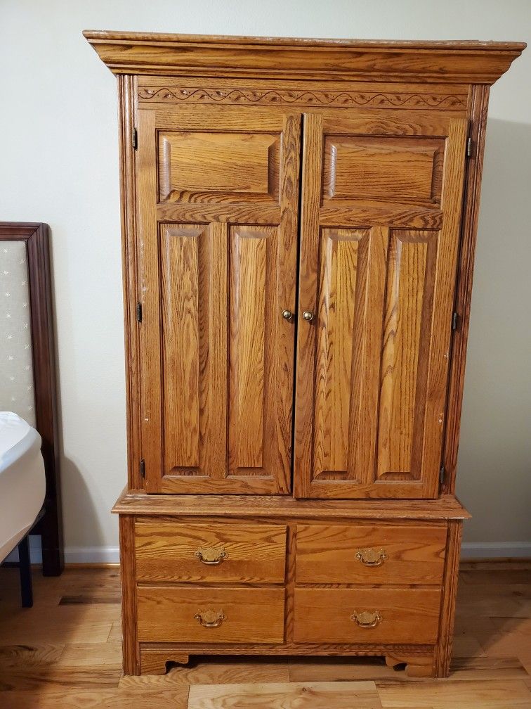 Beautiful Oak ARMOIRE